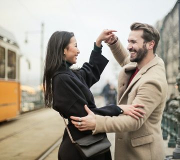 Tips on the Best Way to Make Your First Date Critical - Russian