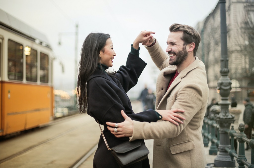 Tips on the Best Way to Make Your First Date Critical - Russian