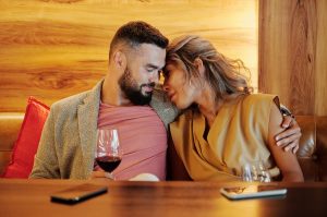 Online Dating Services Etiquette - AmoLatina.com Review