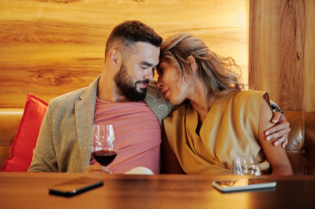 Online Dating Services Etiquette - AmoLatina.com Review
